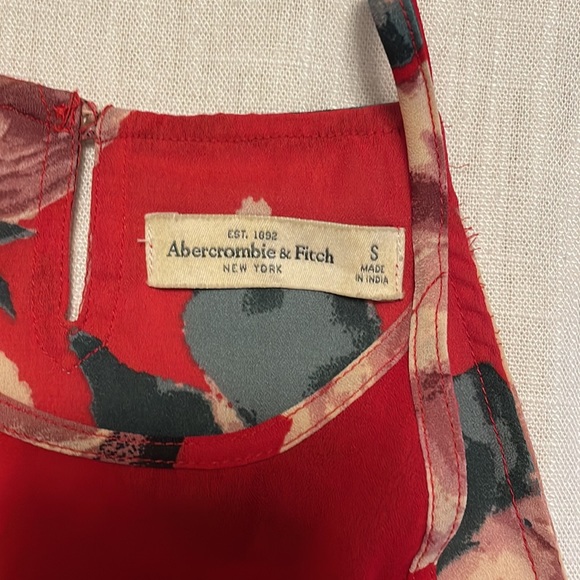 A&F High Neck Floral Tank Top - Picture 2 of 4